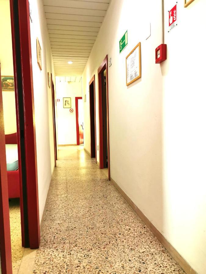 Hotel Ideale Young People Under 40 Rimini Kültér fotó
