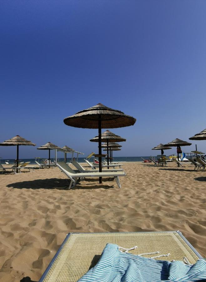 Hotel Ideale Young People Under 40 Rimini Kültér fotó